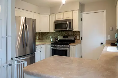 Kitchen - 810 42nd St, Moline, IL 61265 photo 1 of 3