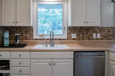 Kitchen - 810 42nd St, Moline, IL 61265 photo 3 of 3