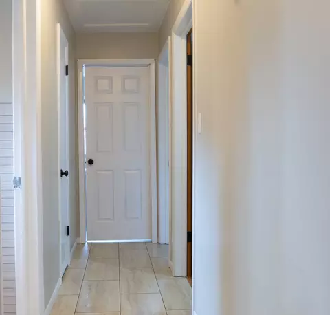 Entry Way - 810 42nd St, Moline, IL 61265 photo 3 of 3