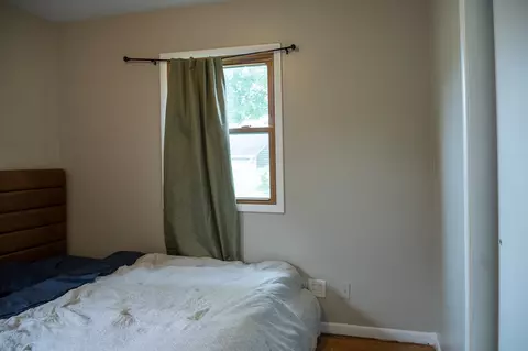 Bedroom - 810 42nd St, Moline, IL 61265 photo 3 of 8