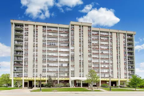 33 N Main St #5B, Lombard, IL 60148