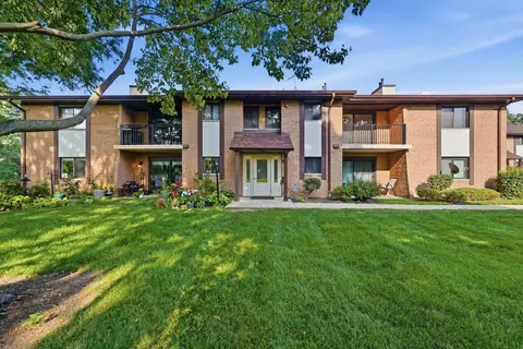 2204 Wharf Dr #2306, Woodridge, IL 60517