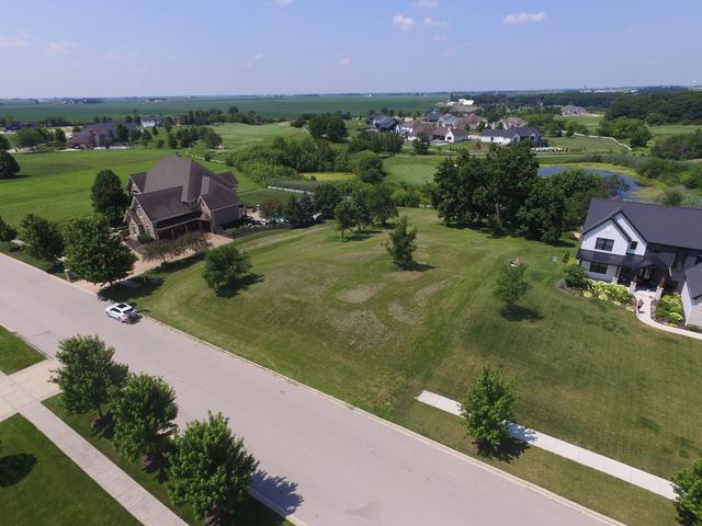 7555 Fairway Dr, Yorkville, IL 60560