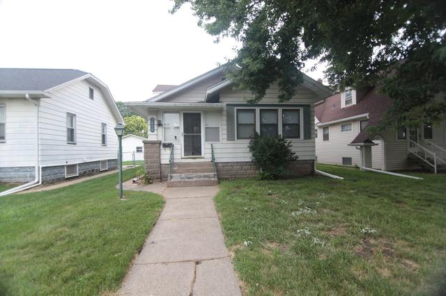 2014 33rd St, Rock Island, IL 61201