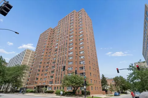2909 N Sheridan Rd #1201, Chicago, IL 60657