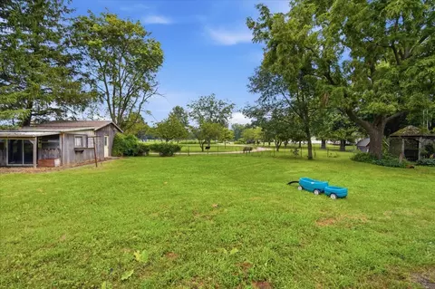 Exterior - 312 W 5th St, Gridley, IL 61744 photo 5 of 8