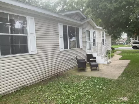 406 Spruce Dr, Belvidere, IL 61008
