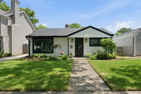 905 N Douglas Ave, Arlington Heights, IL 60004