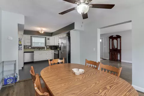 Dining - 1511 Fell Ave, Bloomington, IL 61701 photo 2 of 3