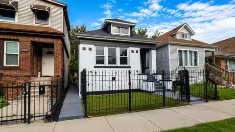 6818 S Wood St, Chicago, IL 60636