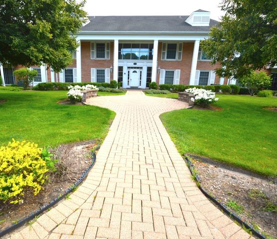 112 Carriage Way Dr #204A, Burr Ridge, IL 60527