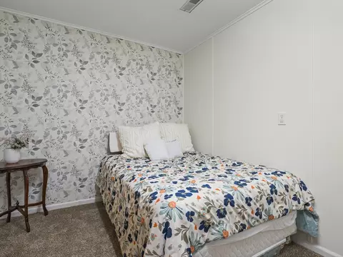 Bedroom - 2085 Lake Summerset Rd, Davis, IL 61019 photo 8 of 15