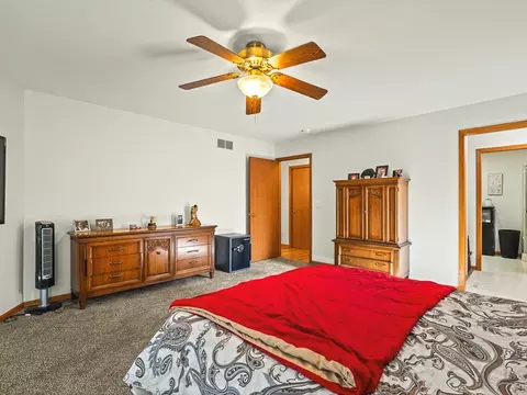 Bedroom - 2085 Lake Summerset Rd, Davis, IL 61019 photo 7 of 15