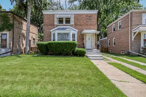 9121 S Utica Ave, Evergreen Park, IL 60805