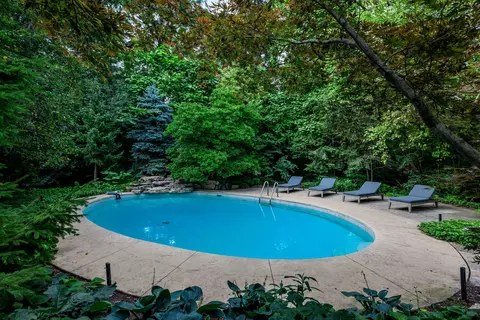 Exterior - 112 Brinker Rd, Barrington Hills, IL 60010 photo 10 of 33