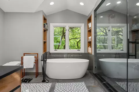 Bath - 112 Brinker Rd, Barrington Hills, IL 60010 photo 1 of 8