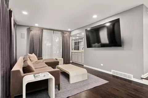 Living - 112 Brinker Rd, Barrington Hills, IL 60010 photo 5 of 17