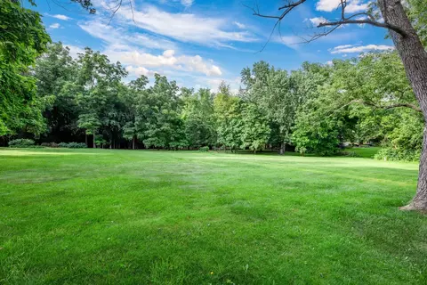 Exterior - 112 Brinker Rd, Barrington Hills, IL 60010 photo 2 of 33