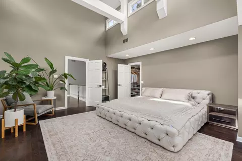 Bedroom - 112 Brinker Rd, Barrington Hills, IL 60010 photo 1 of 6