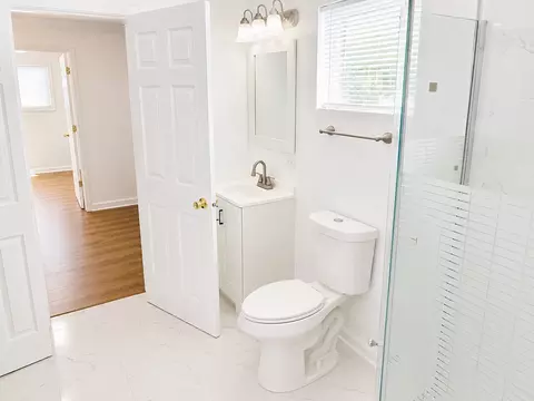 Bath - 16225 Central Park Ave, Markham, IL 60428 photo 2 of 2