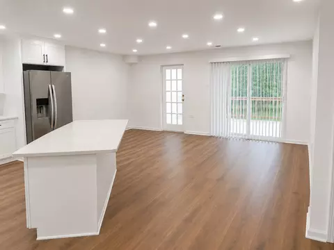 Living - 16225 Central Park Ave, Markham, IL 60428 photo 1 of 2