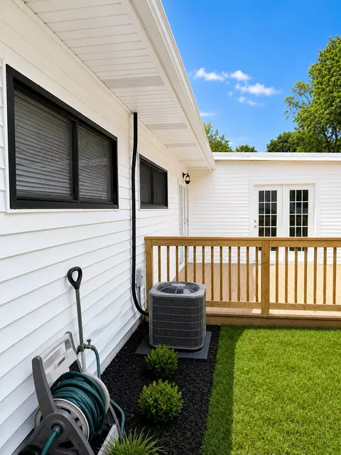 Exterior - 16225 Central Park Ave, Markham, IL 60428 photo 4 of 6