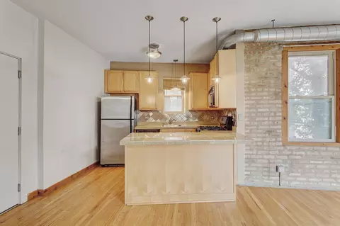 Kitchen - 1663 W Pratt Blvd #2, Chicago, IL 60626 photo 2 of 4