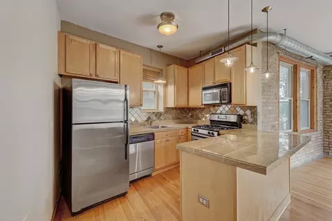 Kitchen - 1663 W Pratt Blvd #2, Chicago, IL 60626 photo 1 of 4