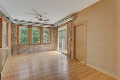 Living - 1663 W Pratt Blvd #2, Chicago, IL 60626 photo 2 of 5