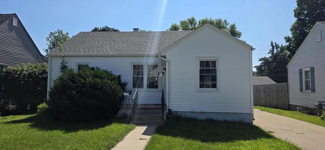 819 Park Pl, Clinton, IA 52732