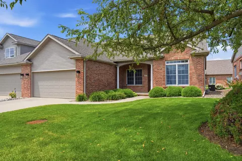 Exterior - 5 Spring Ridge Cir, Bloomington, IL 61704 photo 5 of 5
