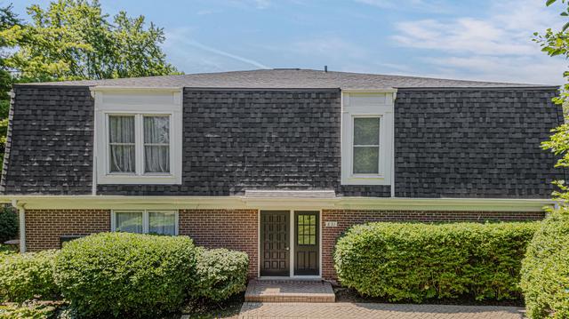 831 Garfield Ave #C, Libertyville, IL 60048
