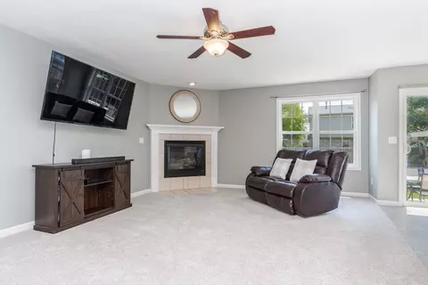 513 Wild Turkey Ln, Normal, IL 61761 photo 3