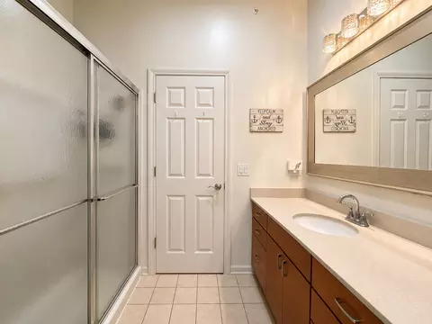 Bath - 394 Broadmoor Ln, Bartlett, IL 60103 photo 2 of 4
