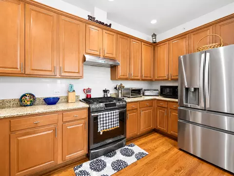 Kitchen - 394 Broadmoor Ln, Bartlett, IL 60103 photo 1 of 4