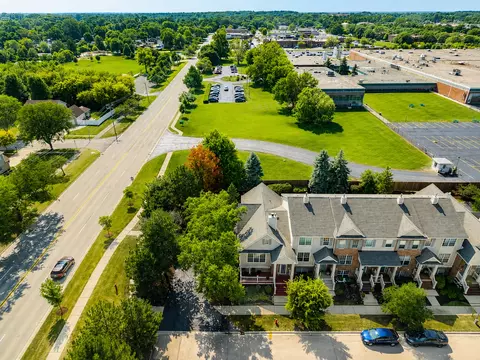 View/Area - 394 Broadmoor Ln, Bartlett, IL 60103 photo 2 of 3