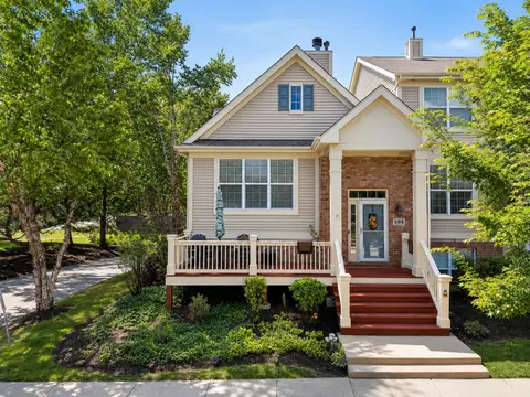 Exterior - 394 Broadmoor Ln, Bartlett, IL 60103 photo 5 of 5