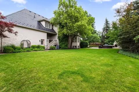 Exterior - 610 Grant Ct, Burr Ridge, IL 60527 photo 9 of 10