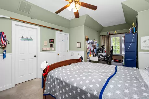 Bedroom - 610 Grant Ct, Burr Ridge, IL 60527 photo 4 of 5