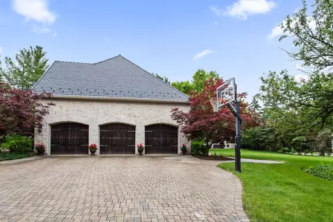 Exterior - 610 Grant Ct, Burr Ridge, IL 60527 photo 6 of 10