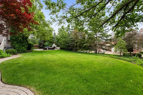 Exterior - 610 Grant Ct, Burr Ridge, IL 60527 photo 8 of 10