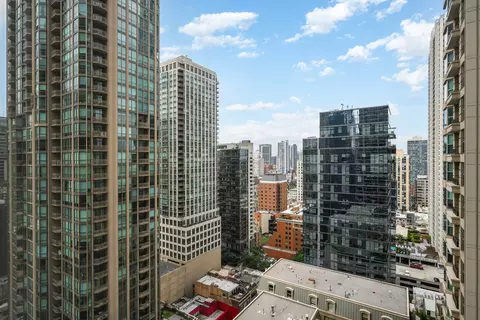 30 E Huron St #2406, Chicago, IL 60611 photo 14