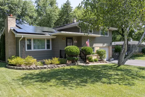 18148 W Lindenwood Dr, Grayslake, IL 60030