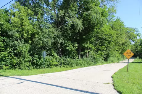 31918 Hillside Dr, Lakemoor, IL 60051 photo 3