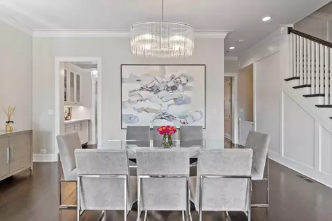 Dining - 1634 W Surf St, Chicago, IL 60657 photo 2 of 5