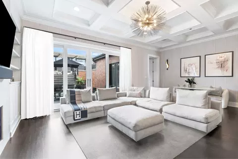 Living - 1634 W Surf St, Chicago, IL 60657 photo 6 of 11