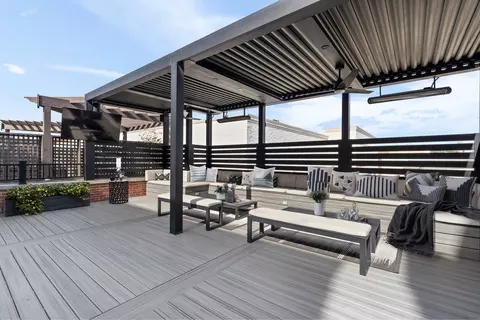 Exterior - 1634 W Surf St, Chicago, IL 60657 photo 7 of 11