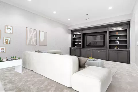 Other - 1634 W Surf St, Chicago, IL 60657 photo 5 of 8