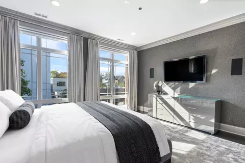 Bedroom - 1634 W Surf St, Chicago, IL 60657 photo 2 of 10