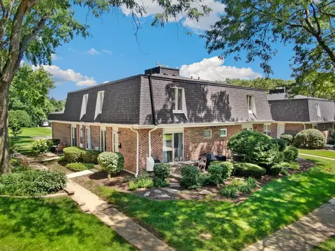 415 Sunnybrook Ln, Wheaton, IL 60187